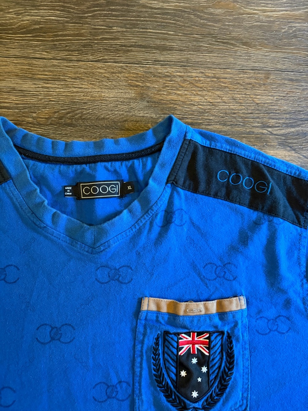 Coogi Men’s Australia Embroidered Patches Blue Short Sleeve T-Shirt Size XL - Picture 2 of 7